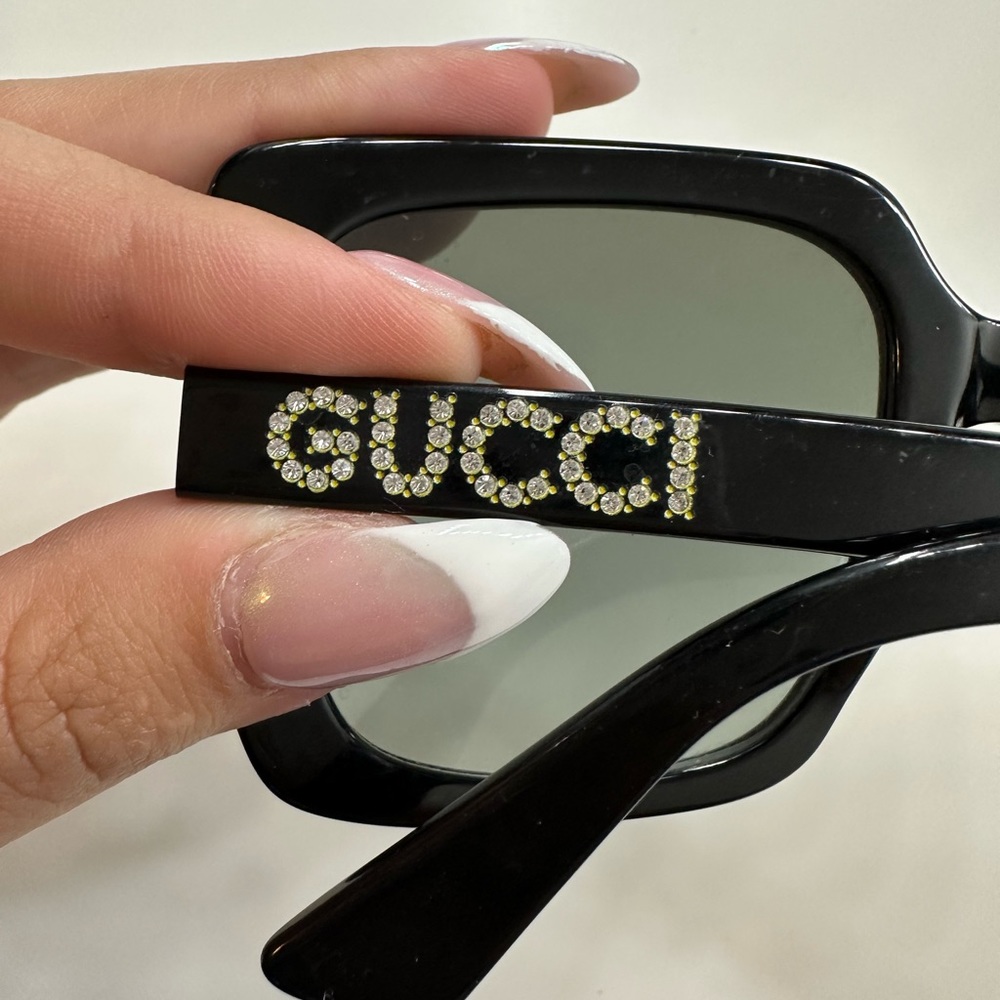Gucci Oversized Rectangular Sunglasses - image 4